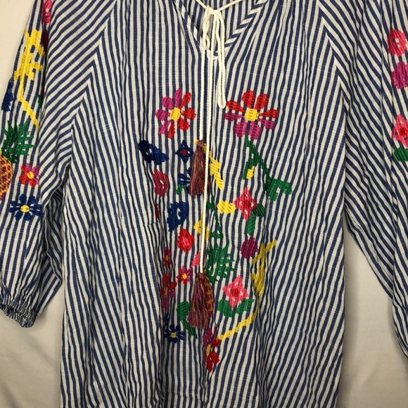 2/$15, Entro Embroidered Peasant Blouse. Size Sma… - Picture 2 of 8